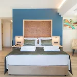 Amossia Elite Boutique Hotel 2*