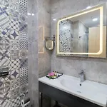 Amossia Elite Boutique 2*