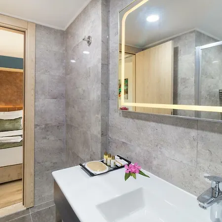 Amossia Elite Boutique Hotel 2*